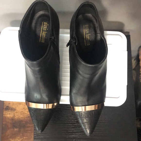 Black heel bootie - Picture 2 of 7